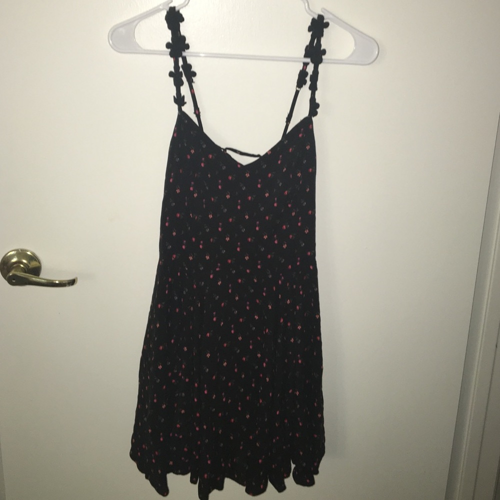 Black floral small kimchi blue urban outfitters